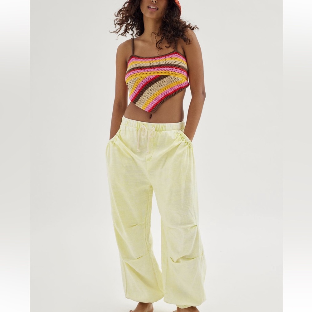 Urban outfitters LT green / Yellow out for summer Cargo sweats  Sz S NWT 💚💚💚💚